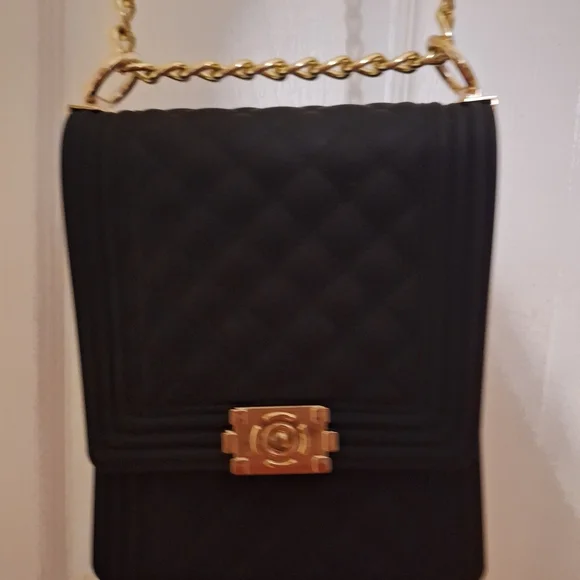 Elegant Black Quilted Chain Bag - Picture 13 of 16